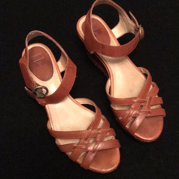 Frye Shoes - FRYE CARLIE platform wedge sandals ❤️ sz 9